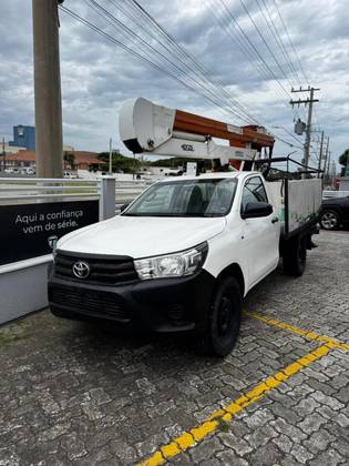 TOYOTA HILUX 2.8 4X4 CS CHASSI 16V TURBO DIESEL 2P MANUAL TOYOTA HILUX 2.8 4X4 CS CHASSI 16V TURBO DIESEL 2P MANUAL